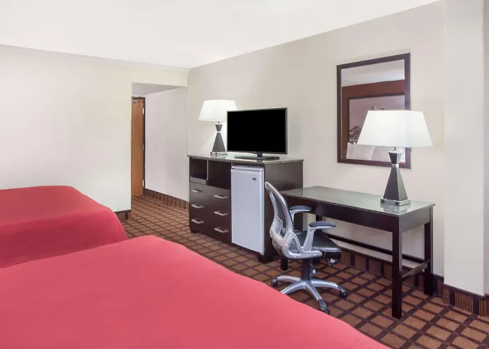 Super 8 By Wyndham Il 2*