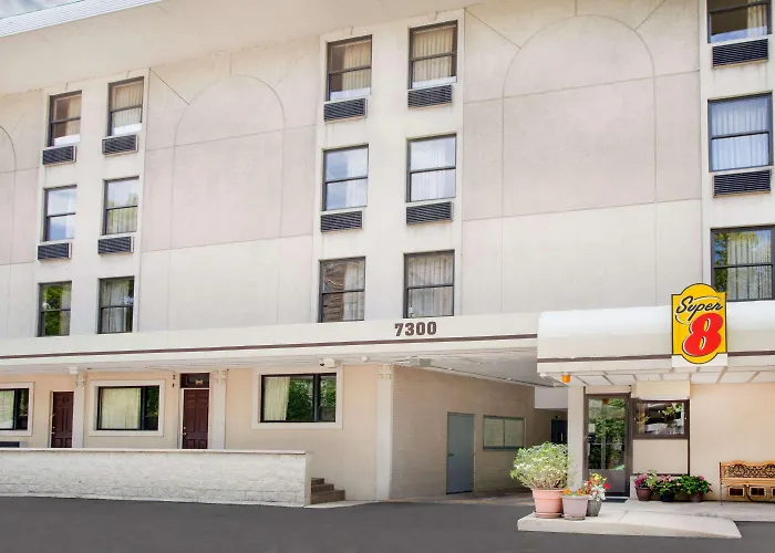 Super 8 By Wyndham Il Hotel