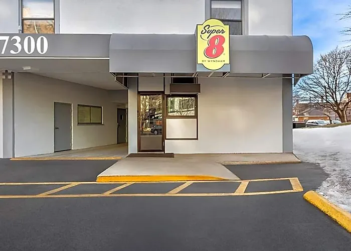 Super 8 By Wyndham Il 2*