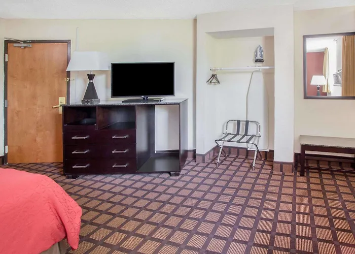 Super 8 By Wyndham Il Hotel 2*